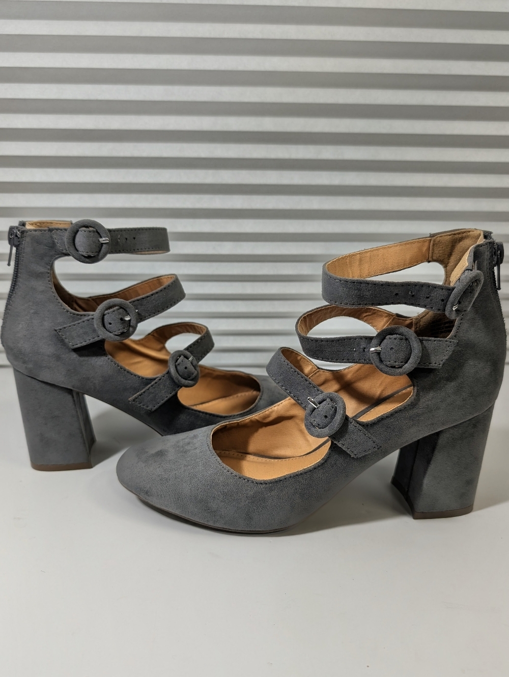 UNIONBAY Gray Suede Triple Strap Block Heels Laila-U 7.5